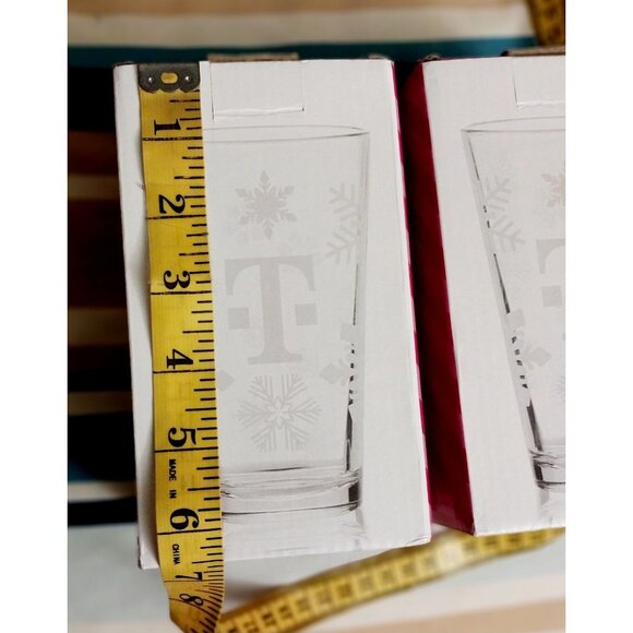 T-Mobile 2024 Christmas Holiday 16 OZ Glasses Snowflakes 2 Glasses New - Picture 2 of 4